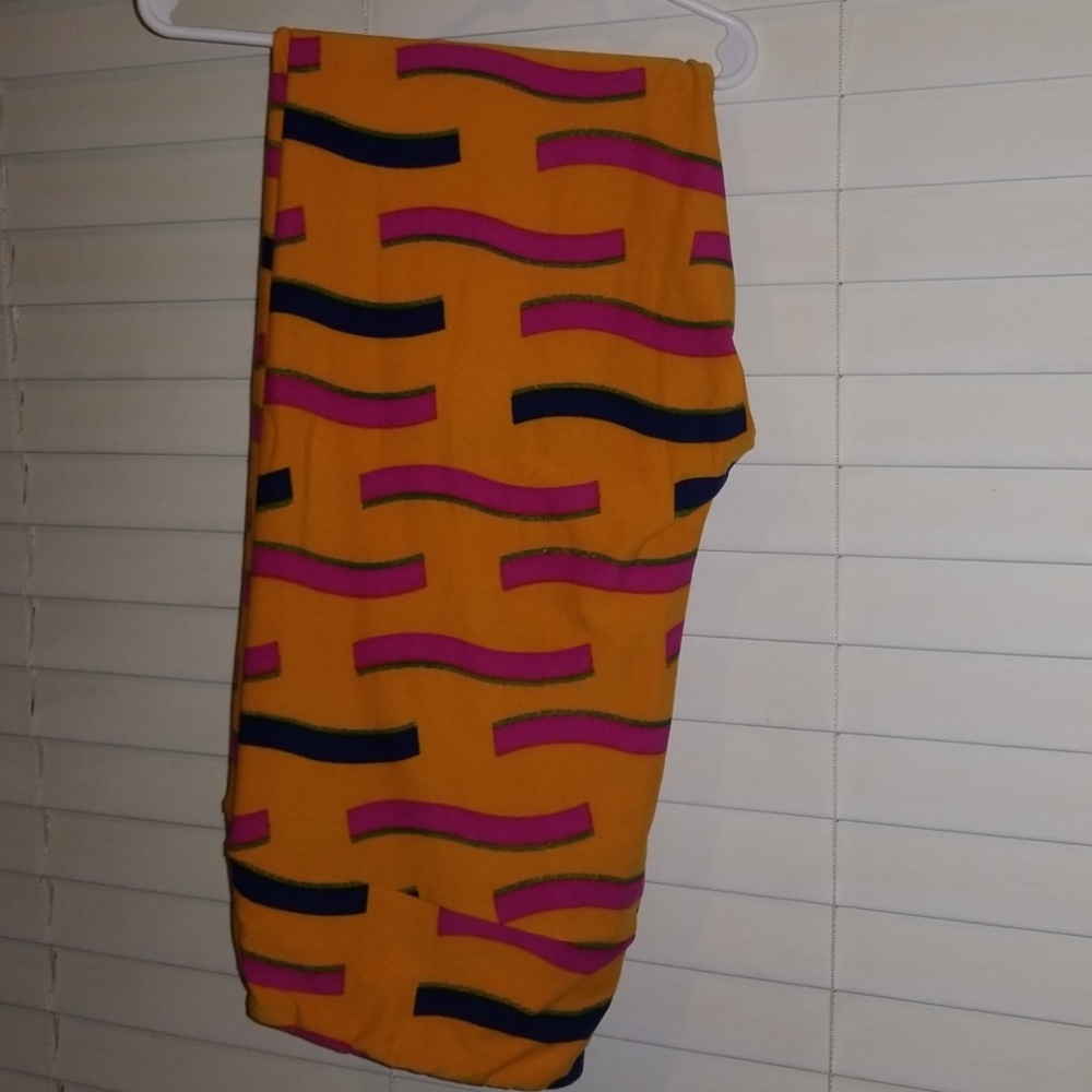 NWOT TC leggings LuLaRoe fits sizes 12-22